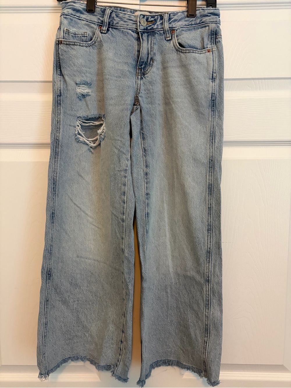 PacSun Light Blue Crop Wide-Leg Distressed Jeans